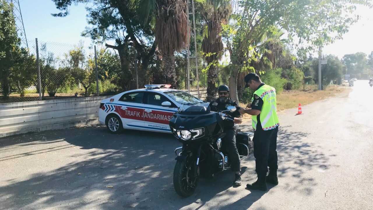 İlçe Jandarma Komutanlığı Tarafından Motosiklet ve Motorlu Bisiklet Sürücülerine Eğitim Semineri Düzenlendi